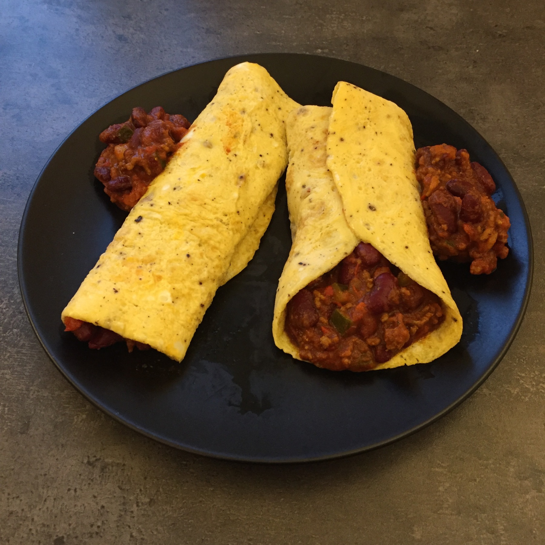 Gefülltes Omlette mit Chili con carne – howegethealthy