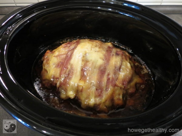Bacon-Cheddar-Bombe aus dem Slow Cooker fertig nah – howegethealthy